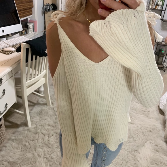 sweater - Picture 2 of 3